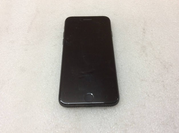 APPLE IPHONE 7 A1778 Phone 32GB