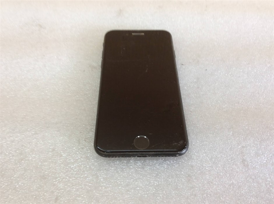 Apple iPhone 7 (A1778) 32GB Smart Phone