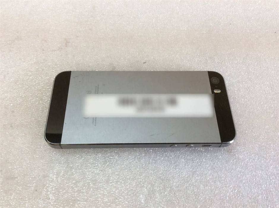 Apple iPhone 5s (A1530) 16GB Smart Phone