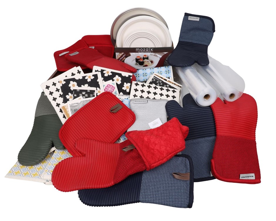 Assorted Kitchen & Catering Products, inc. KITCHENAID & MOZAIK, And More. N