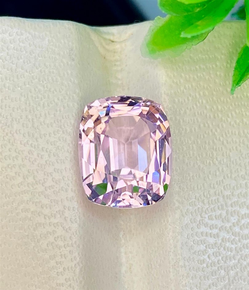 4.92 CT Splendid Natural Purplish-Pink Kunzite