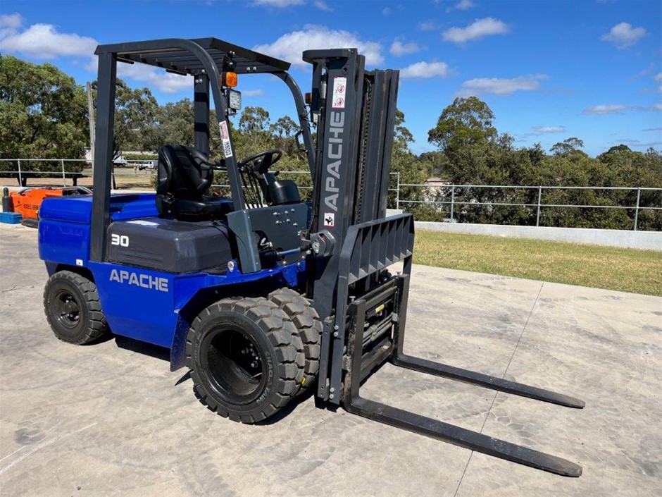 Dual Wheel Diesel Forklift (Unused),