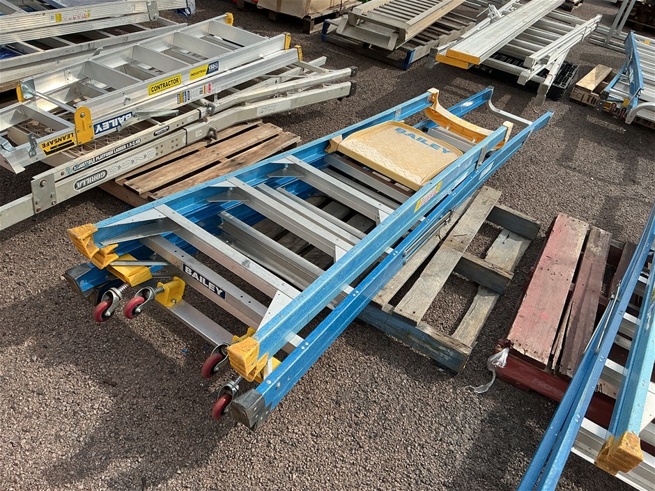 <p>Platform Ladders</p>