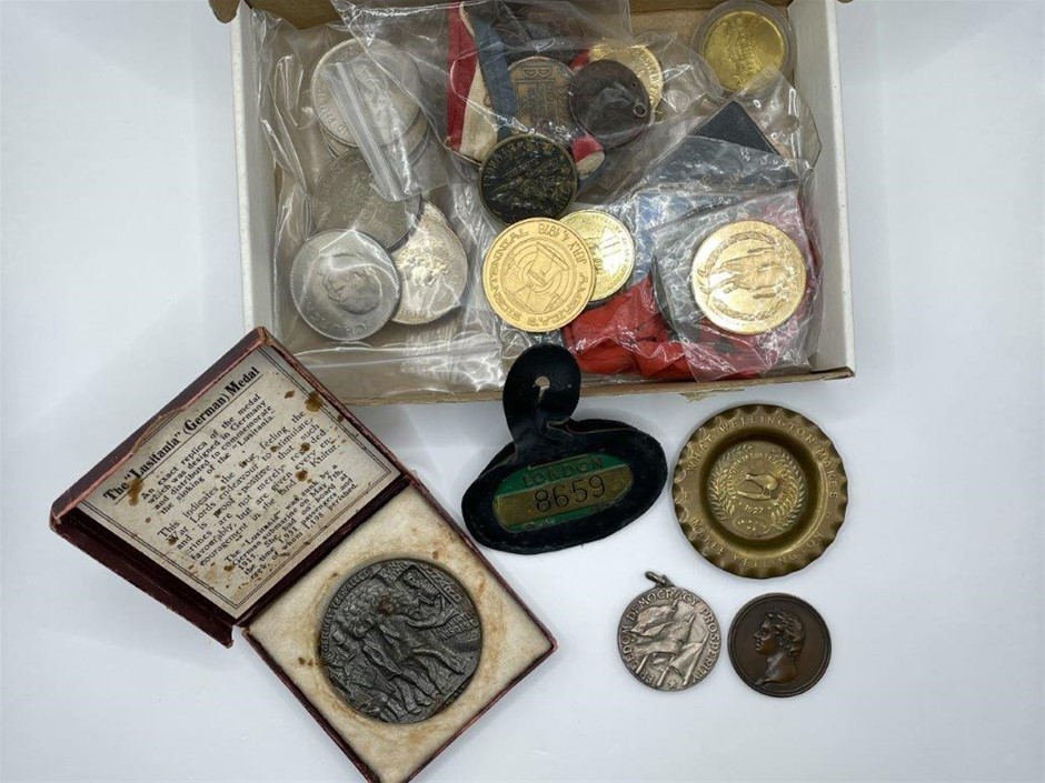 Approx. 49 x Asstd Commem. Medals & Badges, Great Britain, AU & others