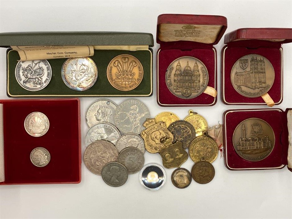 Approx.. 23 x Asstd World Commemorative Medals and Coins incl. AU