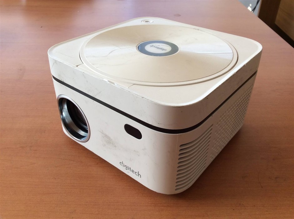 Digitech AP4020 HD DVD Player and Projector