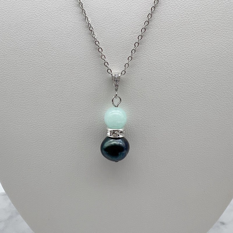 Pearl & Malaysia Jade 'Quartz' Platinum Plated Pendant Necklace