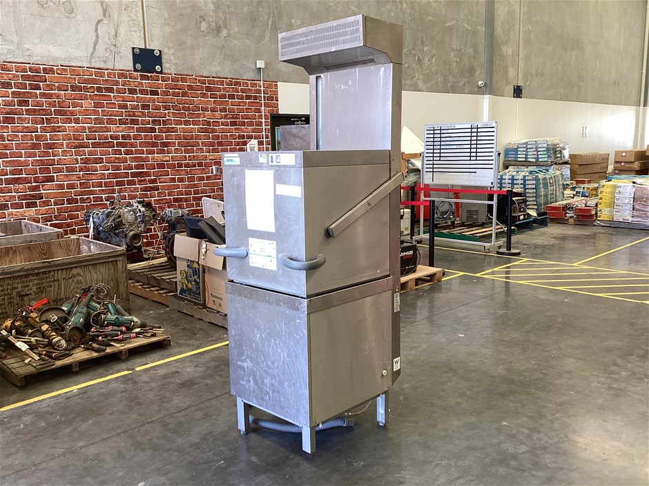 <p>Winterhalter GS502 Pass Through Dishwasher</p>