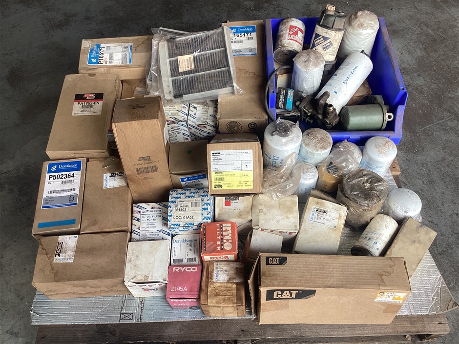 <p>Assorted filters</p>