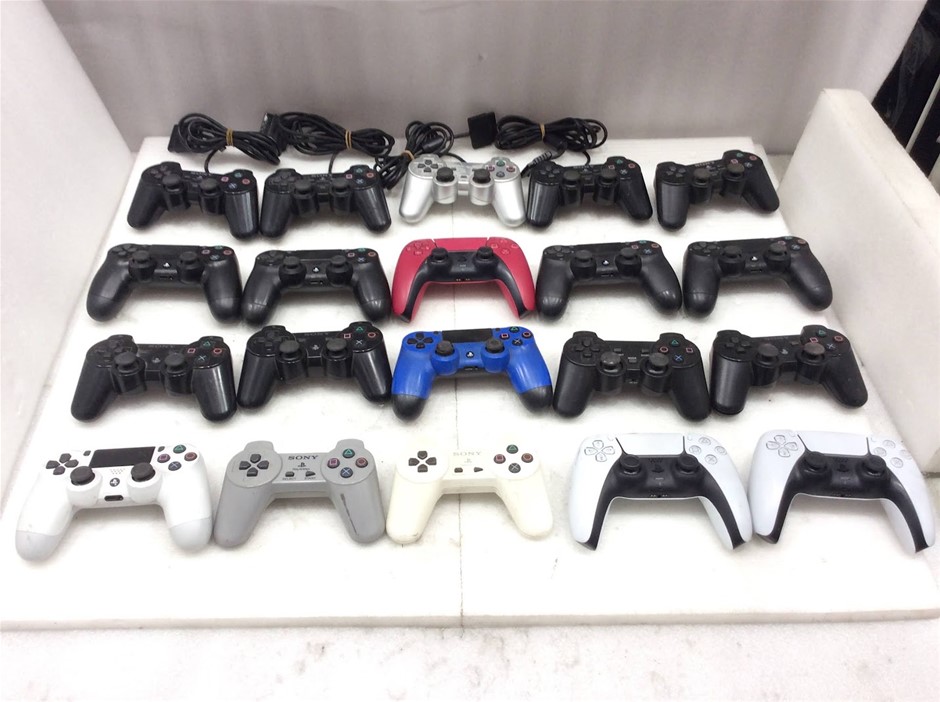 Mix Brand Mix Model Game Controllers (Lot of 20)