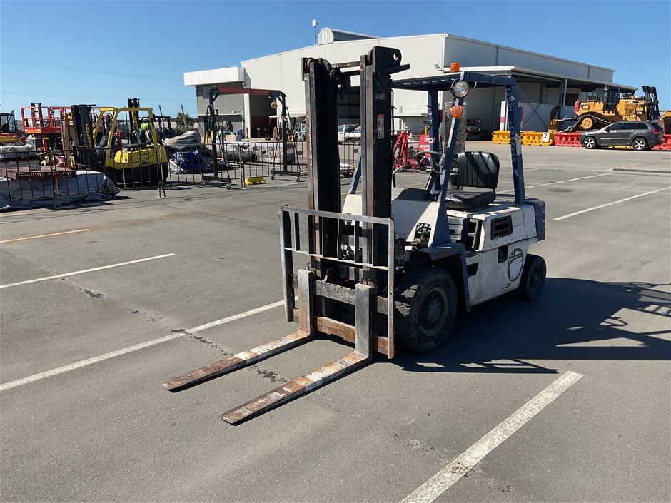 Unreserved Forklifts & Attachments