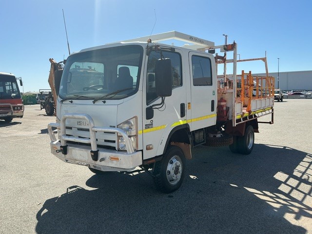 2010 Isuzu NH NPS 4 x 4 Service Truck