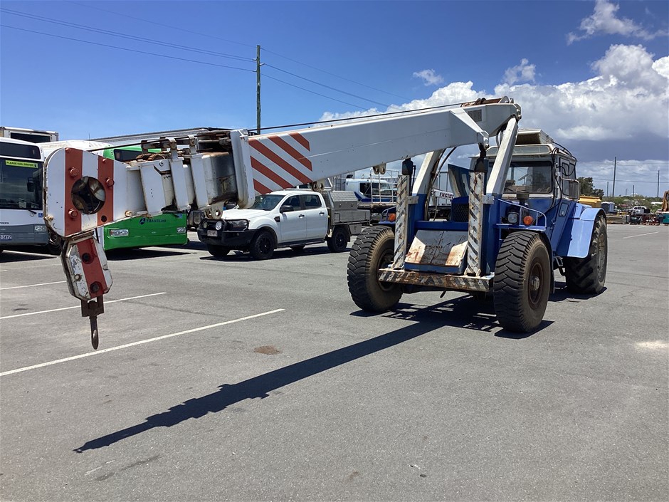 BHB-Linmac Yard Crane Tractor