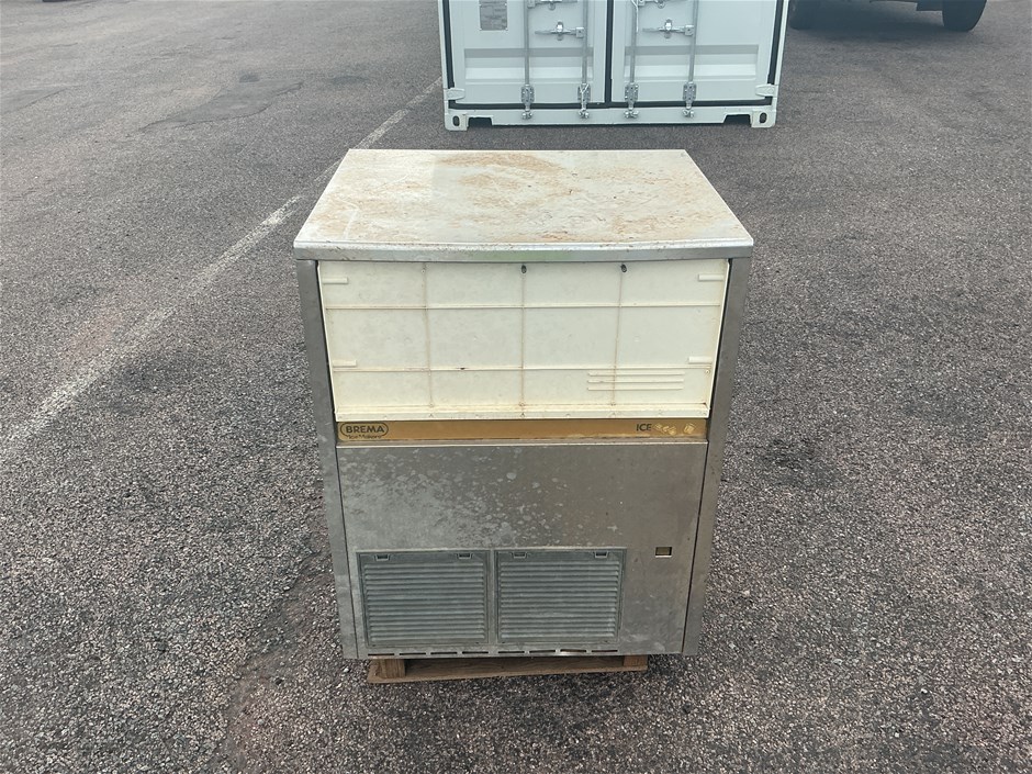 <p>2002 Brema Ice Machine</p>