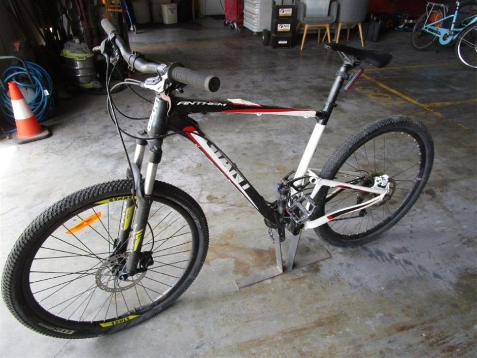 Dual Suspension Mountain Bike