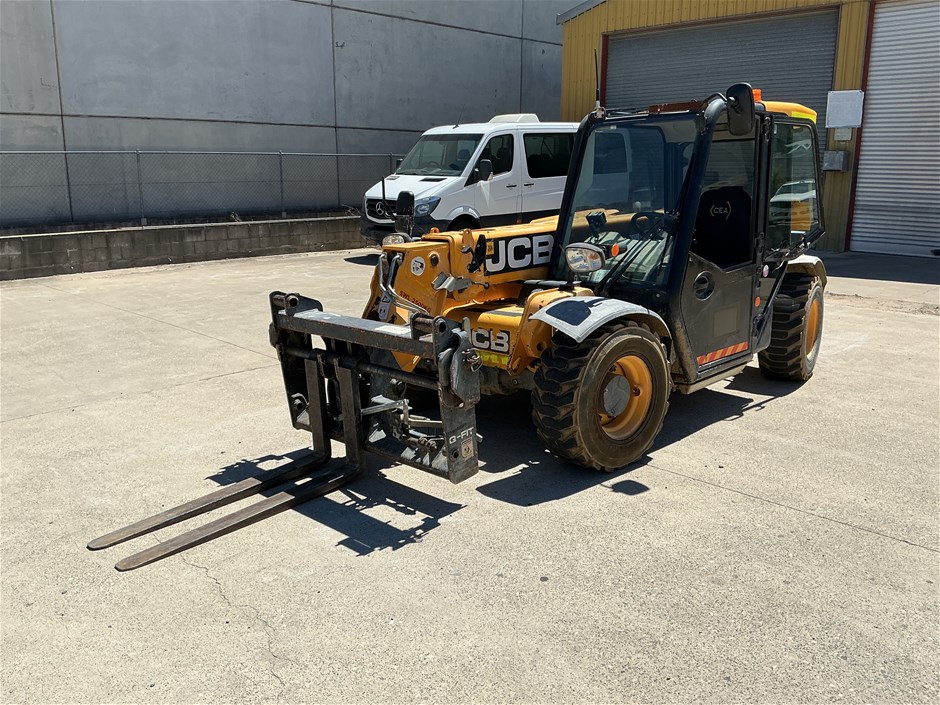 <p>Jcb 525-60 hi-viz Telehandler</p>