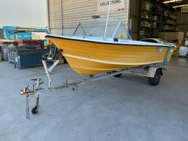 Nautiglass V150 Power Boat