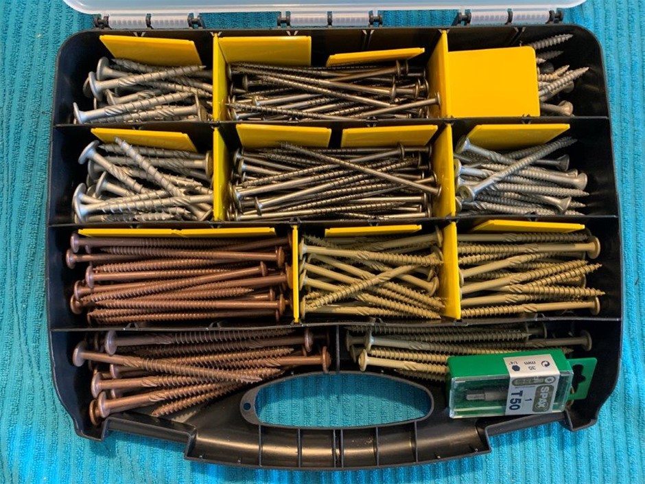 Quality Large Sized Carry Case with Various Size Large Screws