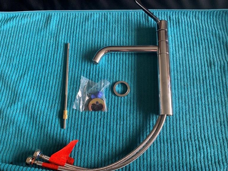 New in Box Dorf Hepburn Swivel Sink Mixer Tap, Brass - Quantity 1