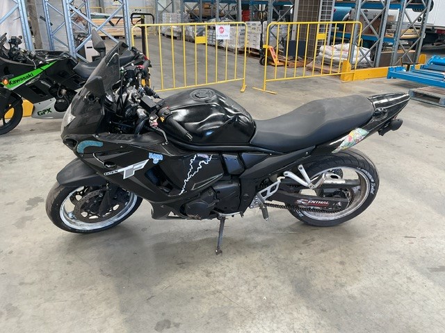 <p>Suzuki GSX650F Road Motorcycle</p>