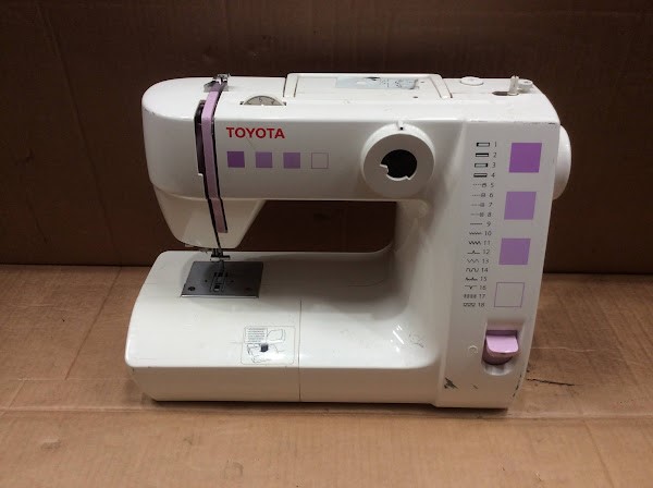 Toyota FSL18 RS2000 Sewing Machine