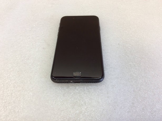 Apple iPhone 7 (A1778) Phone 32GB