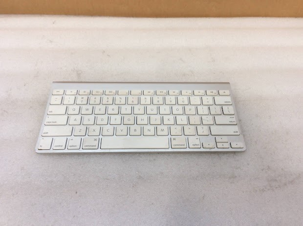 Apple Wireless Keyboard A1314