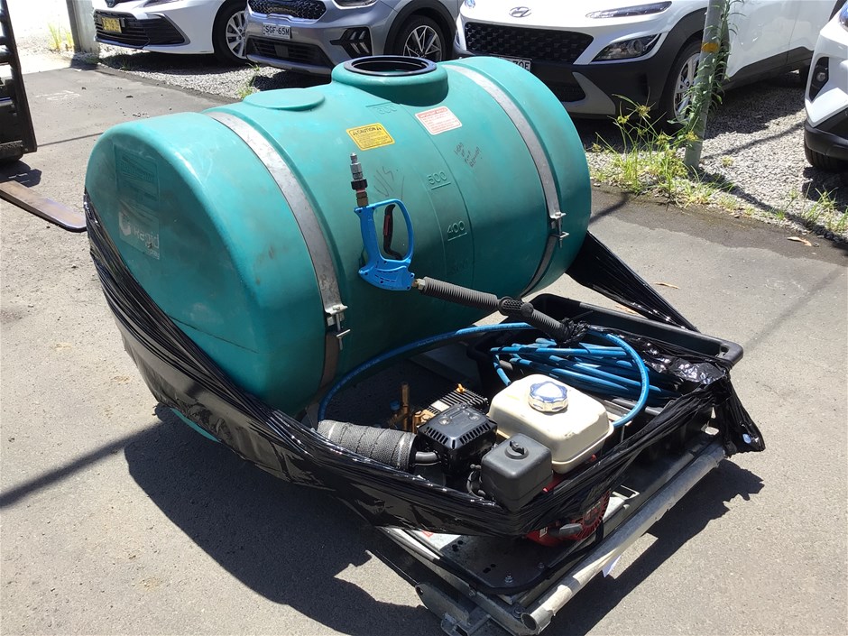 <p>Used High Pressure Washer with 600 Litres Water Tank</p>