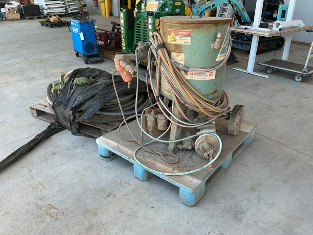 <p>Sand Blasting Machine and Pallet Of Hoses</p>