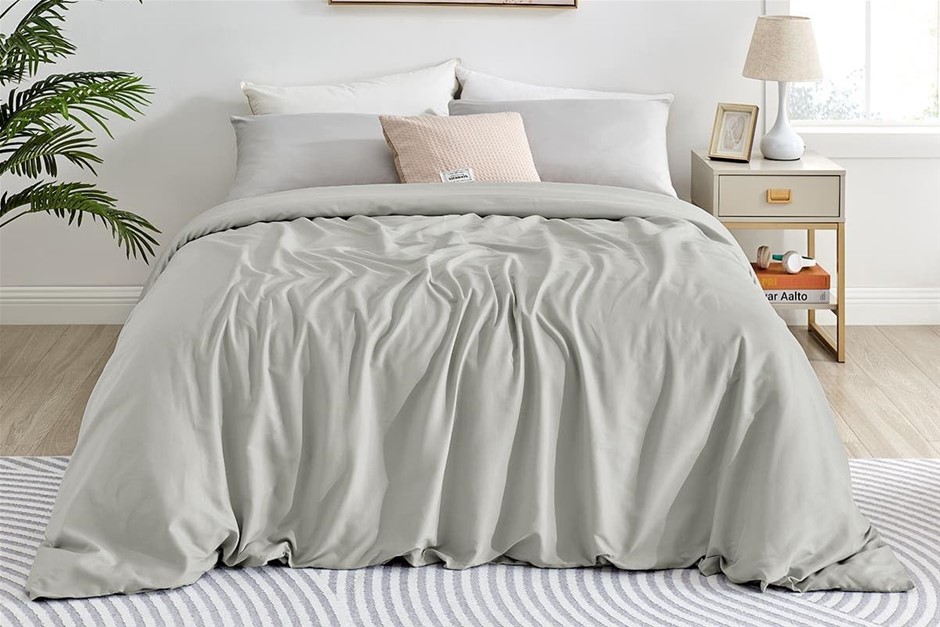OVELA Ultra Soft Washed Microfibre Quilt Cover Set (Silver, Queen).