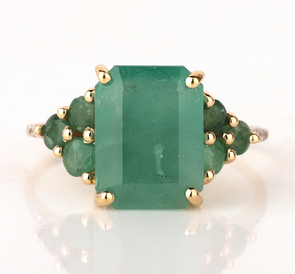 Yellow Gold Natural Emerald & Diamond Ring with Valuation