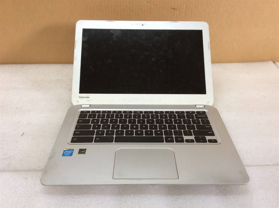 TOSHIBA CB30 Laptop CELERON 2955U 2GBRAM 16GB
