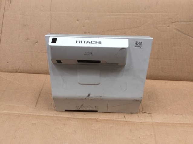 Hitachi CP-TW2505 LCD Projector