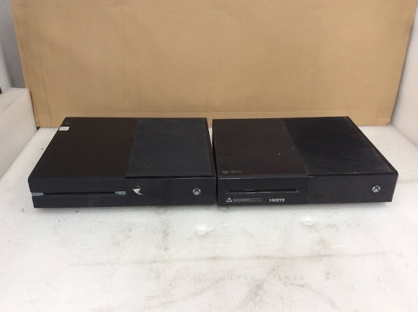 Microsoft Xbox One 1540 Mixed Model Console (Lot of 2)