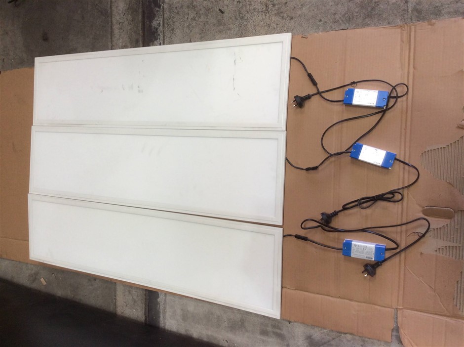 Robus RP30403012-01 Space LED Panel Light w/ Robus ZA030HA650-E910 LED