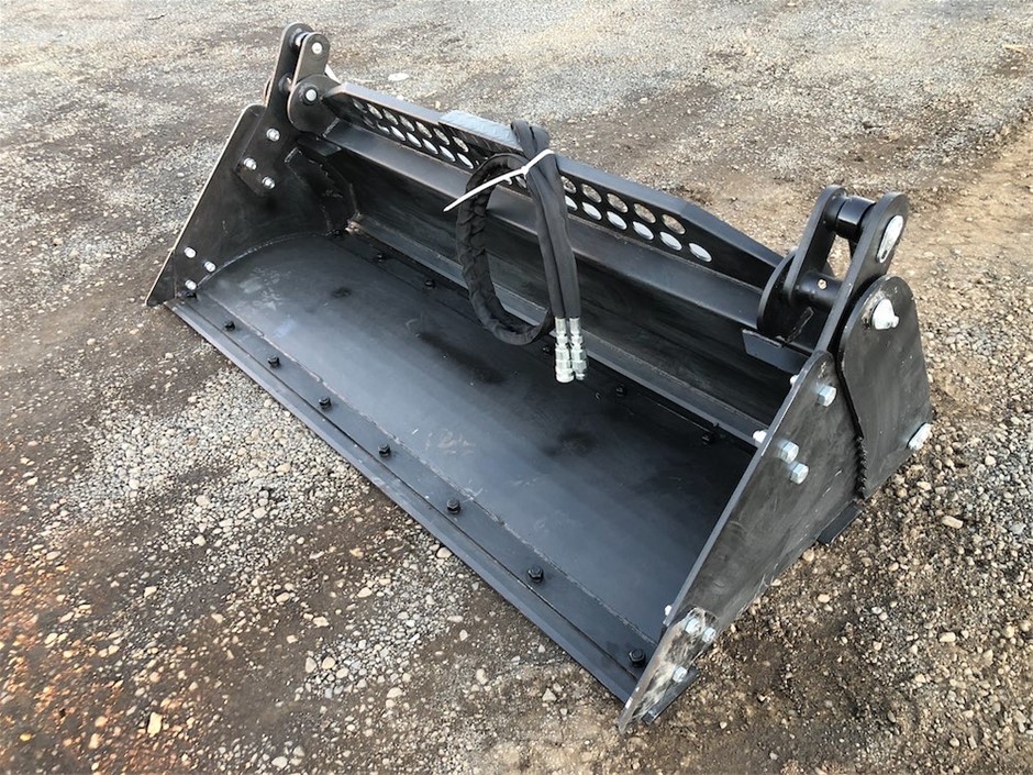 4 in 1 Bucket (Unused)