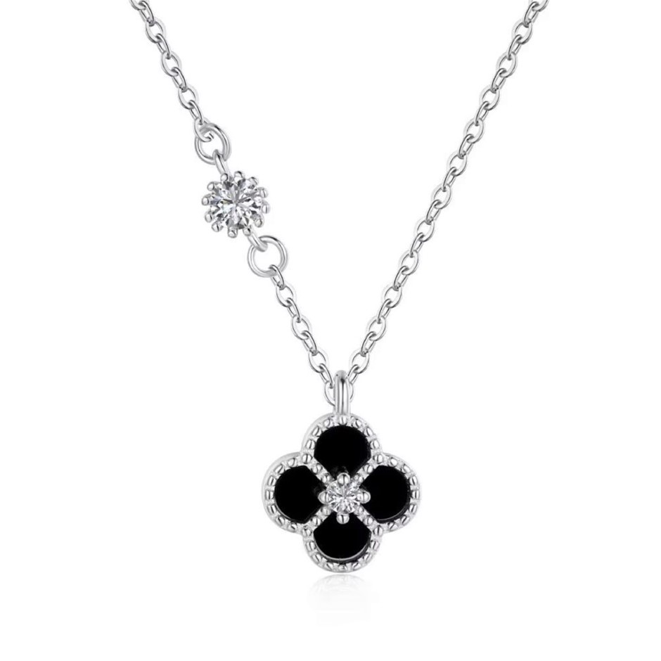 0.13ct GRA Certified Moissanite & Clover Pendant Necklace
