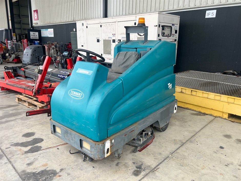 Tennant T15 Floor Scrubber