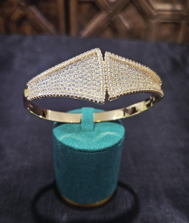 18K/ITALY Solid Gold Filled Bangle -(Stamped 18K/Italy)