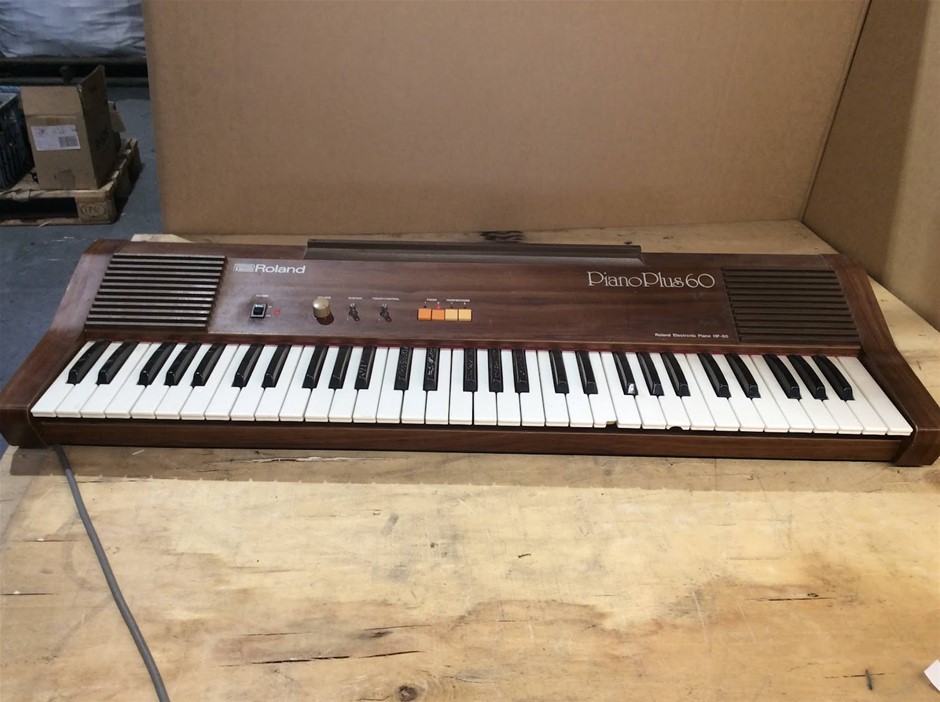 Roland HP-60 PianoPlus 60 Electronic Piano