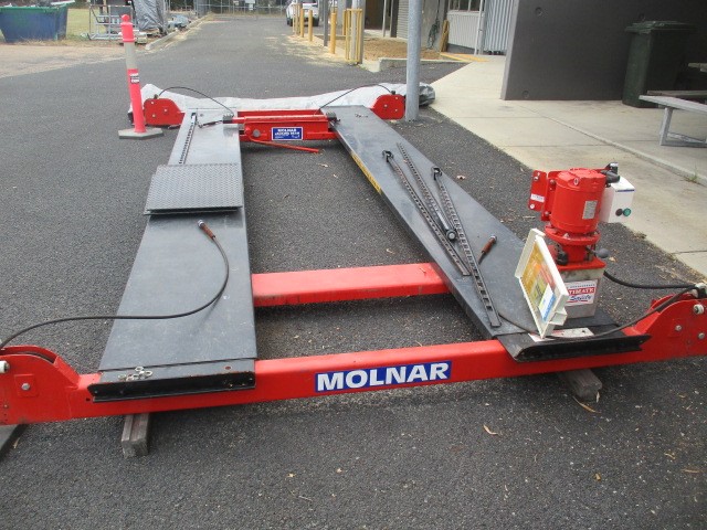 Molnar Car Lifter
