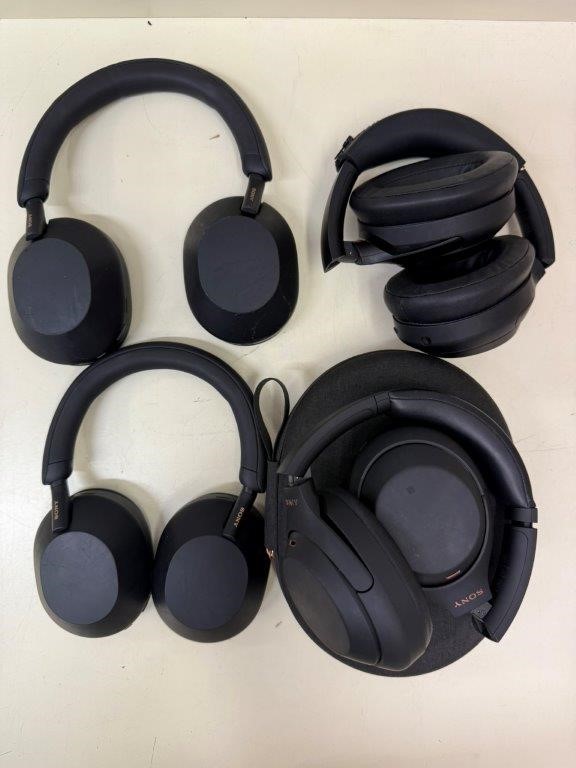 4 x SONY Wireless Headphones