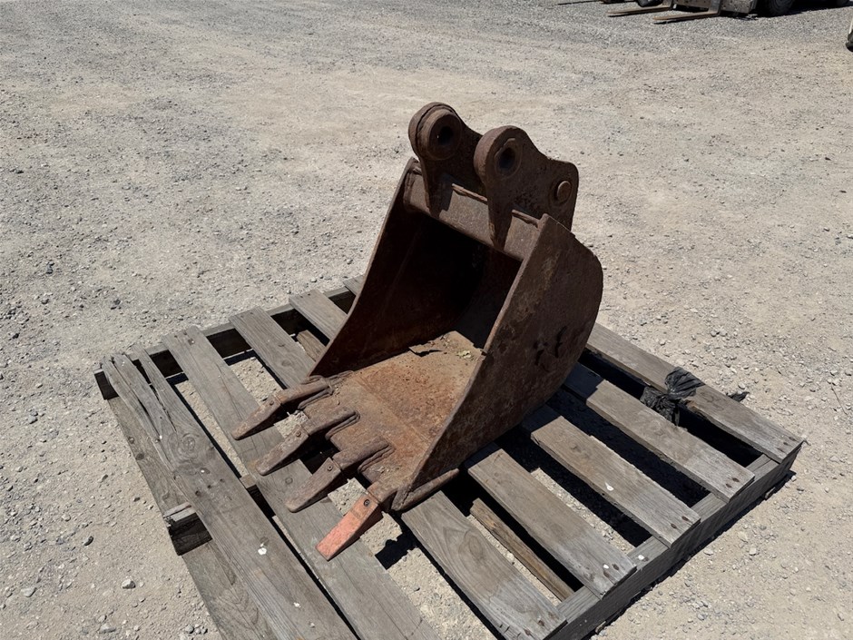 1 x GP Bucket Auction (0006-3036348) | Grays Australia