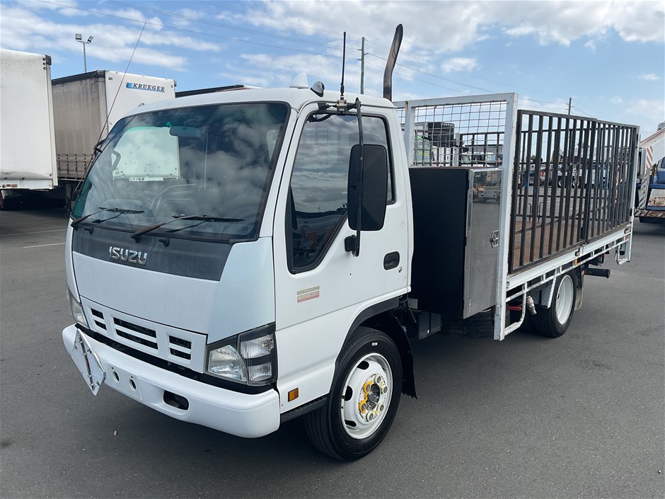 2005 Isuzu NQR 4 x 2 Tray Body Truck (with Rear Tailgate Loader)