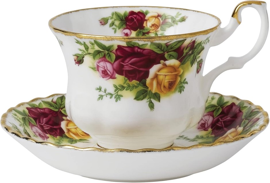 6 x ROYAL ALBERT Old Country Roses Teacup and Saucer Set.