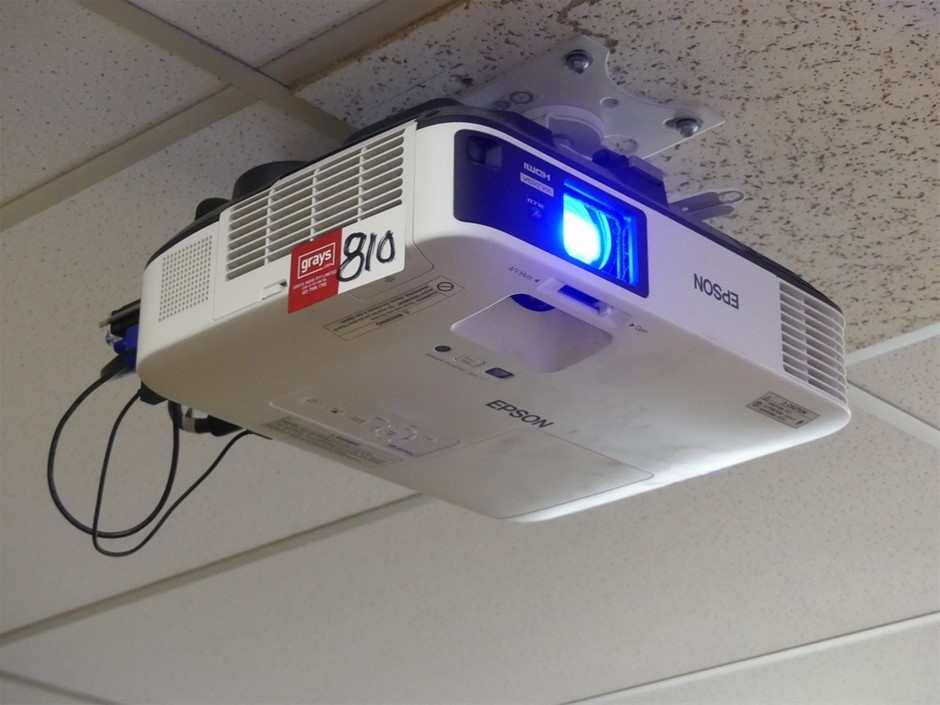 Epson EB-2250U Projector And Automated Screen Combination