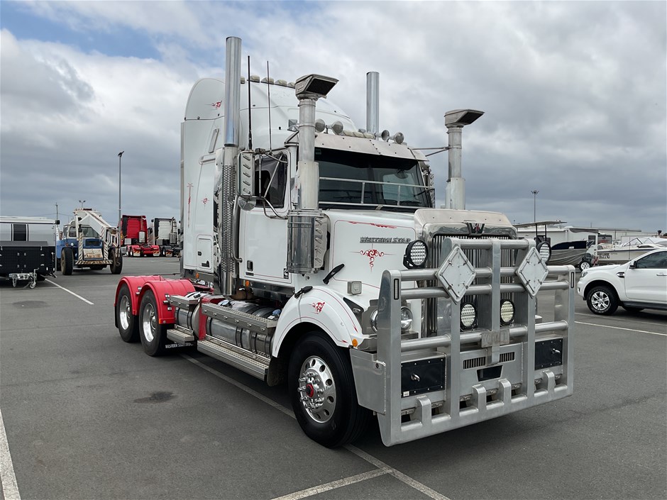 2018 Western Star 4864FXB 6 x 4 Prime Mover Truck