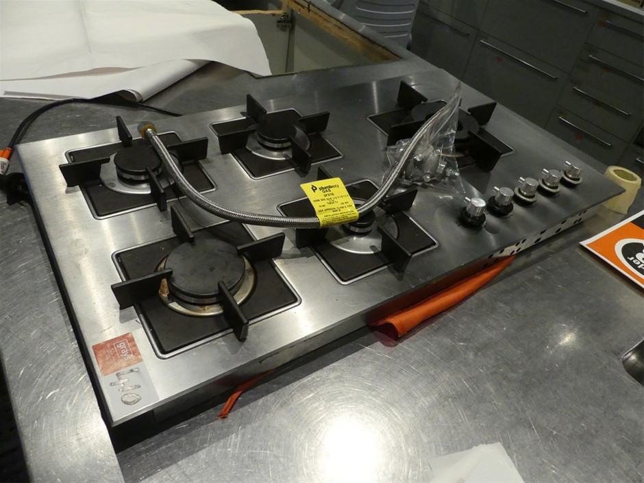 ILVE 4 Burner Gas Cooktop With Wok Burner