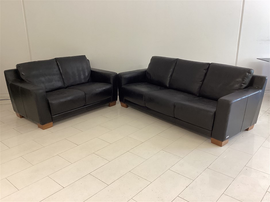 <p>Lounge Setting</p>