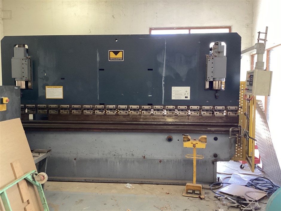 <p>Hydraulic Metalmaster Press Brake</p>